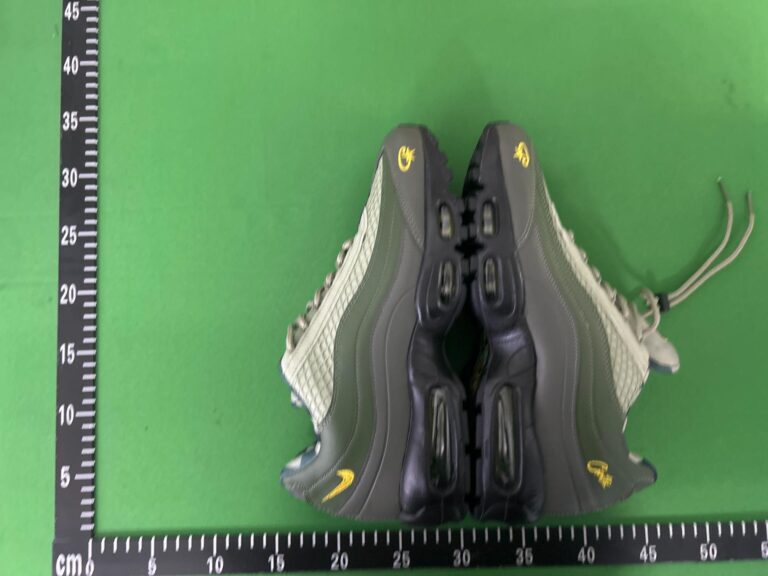 y3